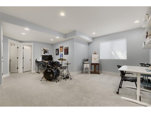 2860 Kingston St, Denver, CO 80238