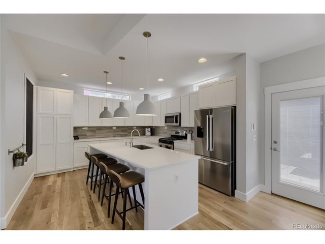 2860 Kingston St, Denver, CO 80238