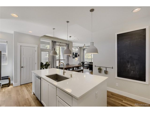 2860 Kingston St, Denver, CO 80238