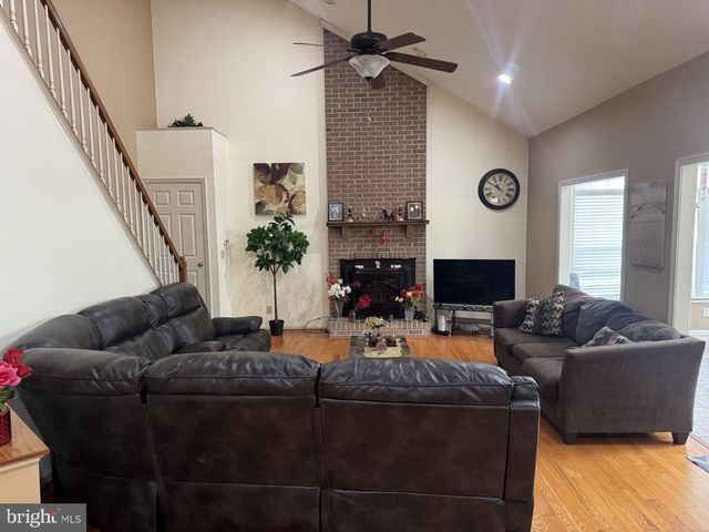 14788 COURTLANDT HEIGHTS RD, Woodbridge, VA 22193