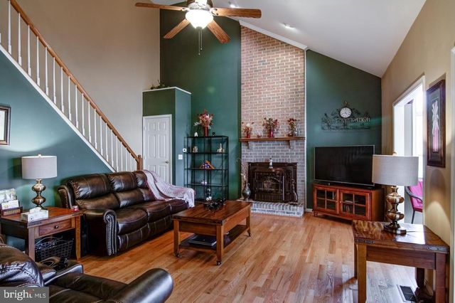 14788 COURTLANDT HEIGHTS RD, Woodbridge, VA 22193