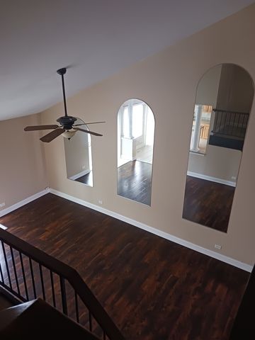 734 Colorado Court 734, Carol Stream, IL 60188