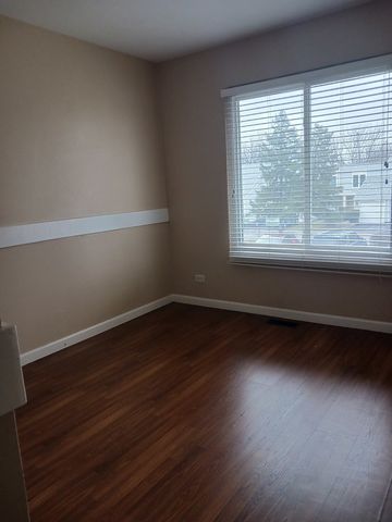 734 Colorado Court 734, Carol Stream, IL 60188