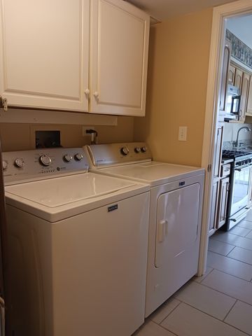 734 Colorado Court 734, Carol Stream, IL 60188