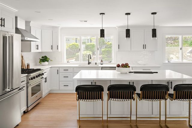 171 Shaw Rd, Brookline, MA 02467