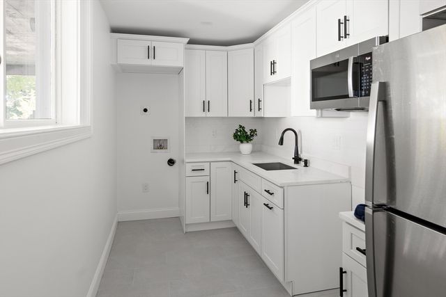 171 Shaw Rd, Brookline, MA 02467