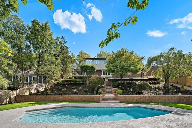 171 Shaw Rd, Brookline, MA 02467