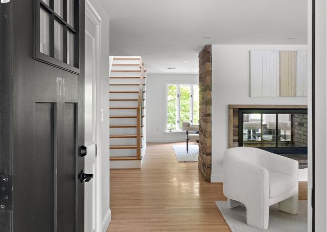 171 Shaw Rd, Brookline, MA 02467