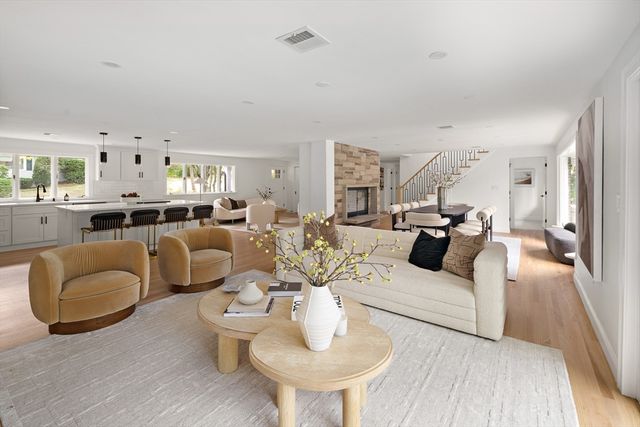 171 Shaw Rd, Brookline, MA 02467