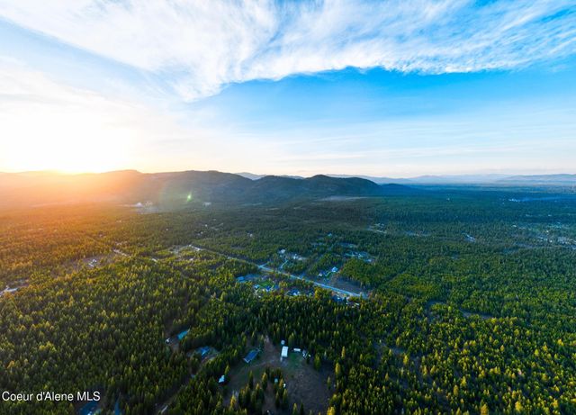 5867 W SPARROWHAWK DR, Rathdrum, ID 83858