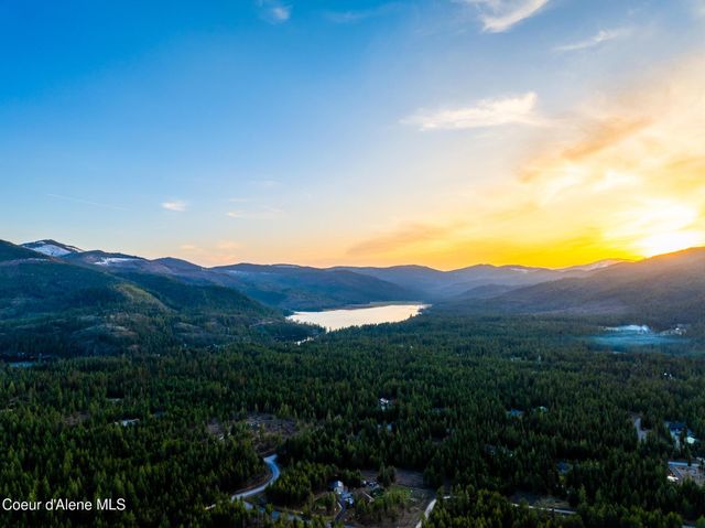 5867 W SPARROWHAWK DR, Rathdrum, ID 83858