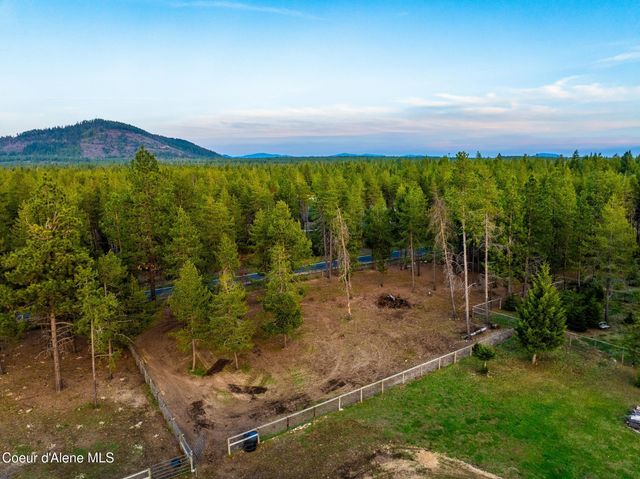 5867 W SPARROWHAWK DR, Rathdrum, ID 83858