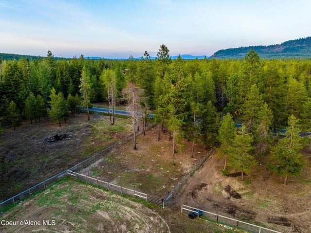 5867 W SPARROWHAWK DR, Rathdrum, ID 83858