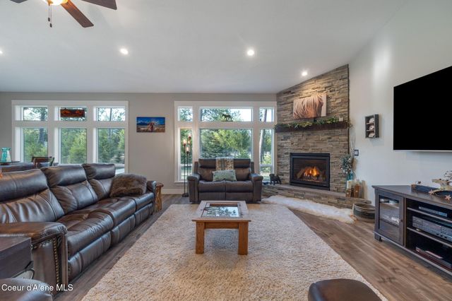 5867 W SPARROWHAWK DR, Rathdrum, ID 83858