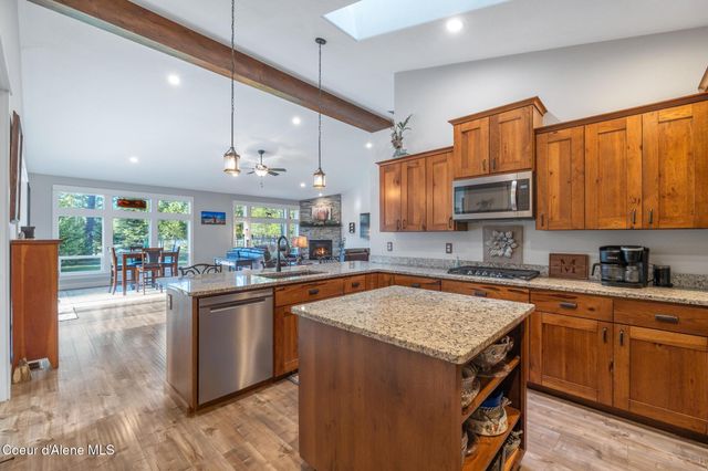 5867 W SPARROWHAWK DR, Rathdrum, ID 83858