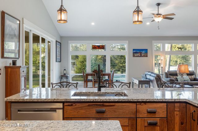 5867 W SPARROWHAWK DR, Rathdrum, ID 83858