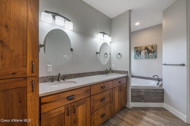 5867 W SPARROWHAWK DR, Rathdrum, ID 83858