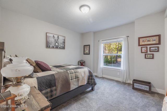 5867 W SPARROWHAWK DR, Rathdrum, ID 83858