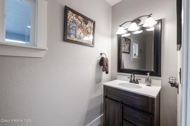 5867 W SPARROWHAWK DR, Rathdrum, ID 83858