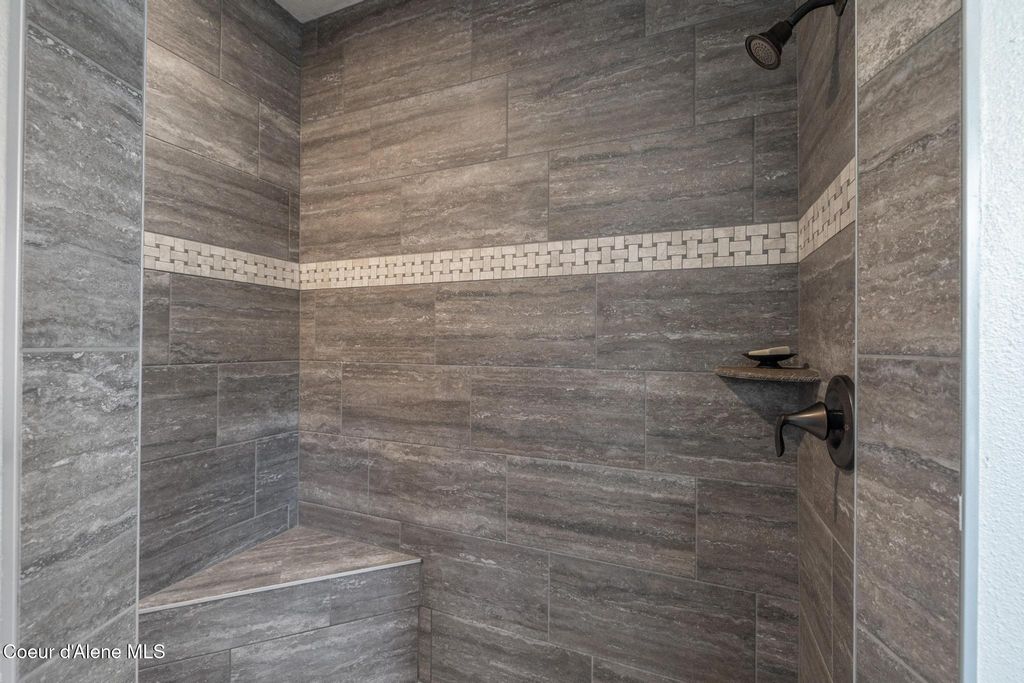 5867 W SPARROWHAWK DR, Rathdrum, ID 83858 photo 38