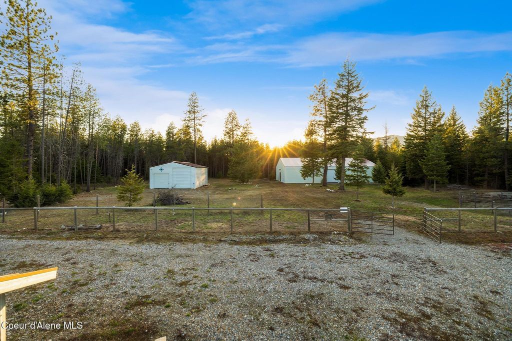 5867 W SPARROWHAWK DR, Rathdrum, ID 83858 photo 71