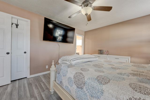 1932 Saint Lucia Drive, Newburgh, IN 47630