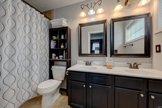 1932 Saint Lucia Drive, Newburgh, IN 47630