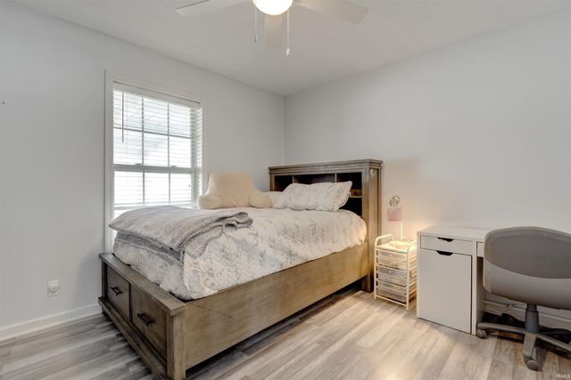 1932 Saint Lucia Drive, Newburgh, IN 47630