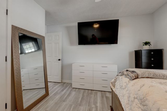 1932 Saint Lucia Drive, Newburgh, IN 47630