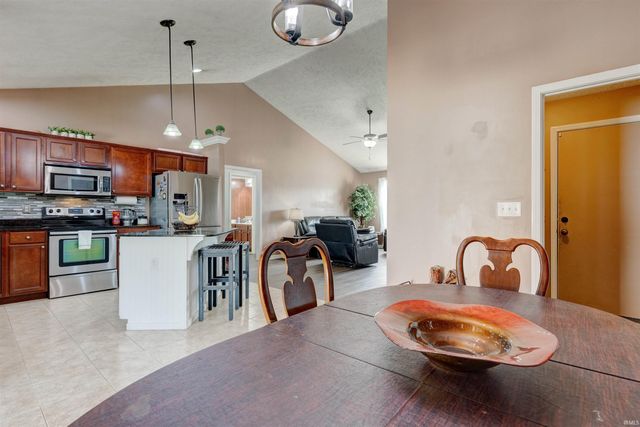 1932 Saint Lucia Drive, Newburgh, IN 47630