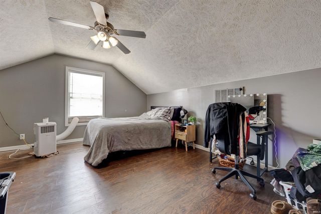 1932 Saint Lucia Drive, Newburgh, IN 47630