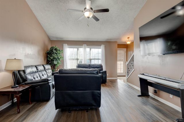 1932 Saint Lucia Drive, Newburgh, IN 47630