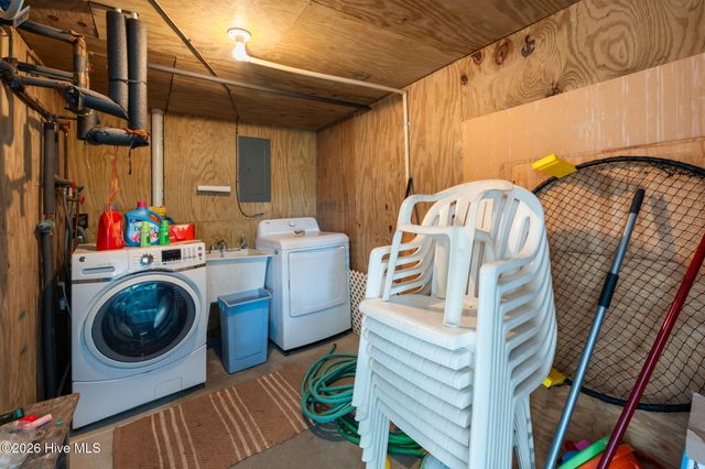 105 E Main Street, Sunset Beach, NC 28468