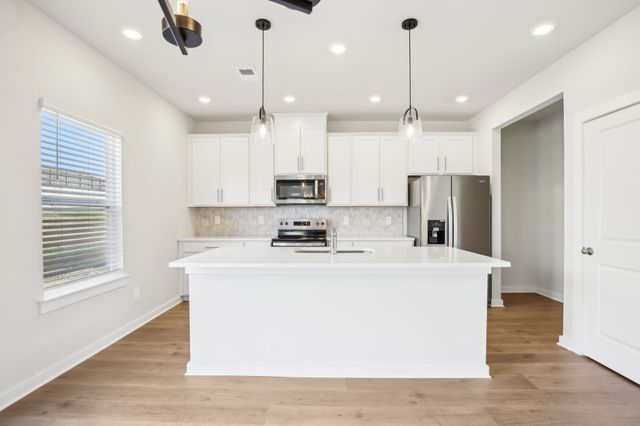 1910 Mahala Dr, Hermitage, TN 37076