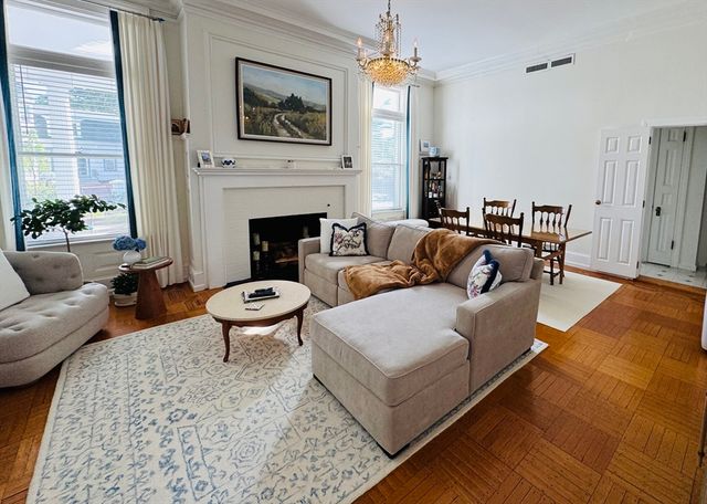 600 Washington St 2, Wellesley, MA 02482