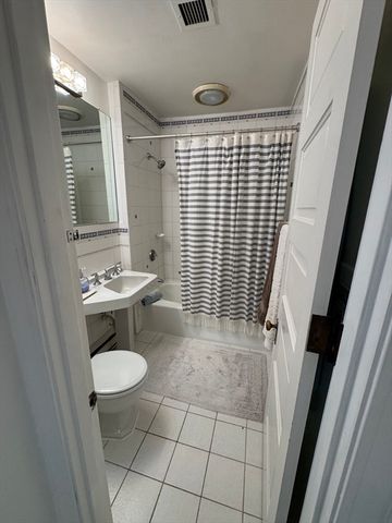 600 Washington St 2, Wellesley, MA 02482