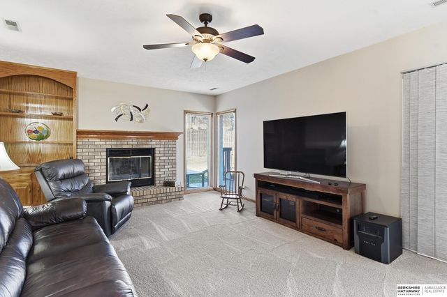 455 S 159th Avenue, Omaha, NE 68118