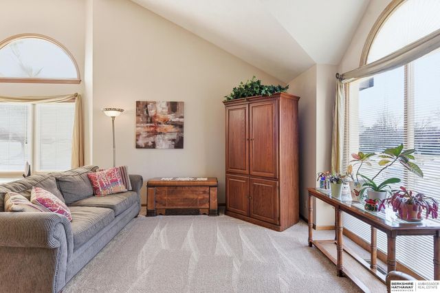 455 S 159th Avenue, Omaha, NE 68118