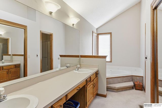 455 S 159th Avenue, Omaha, NE 68118