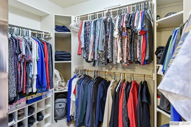 455 S 159th Avenue, Omaha, NE 68118