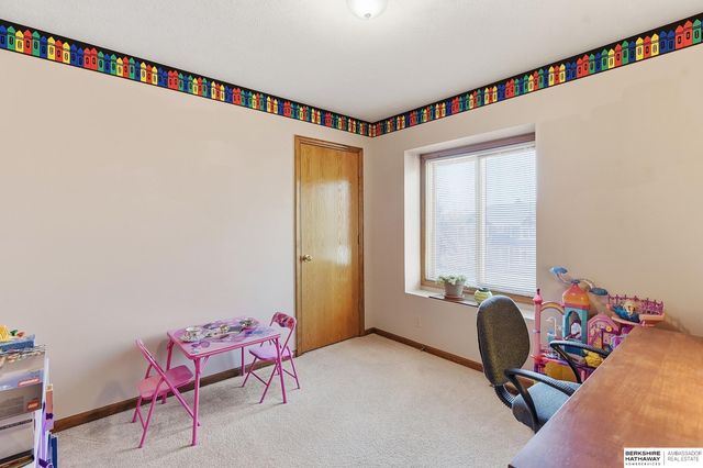 455 S 159th Avenue, Omaha, NE 68118