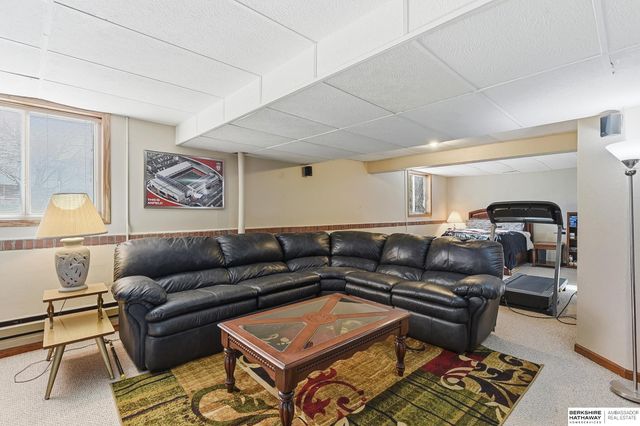 455 S 159th Avenue, Omaha, NE 68118