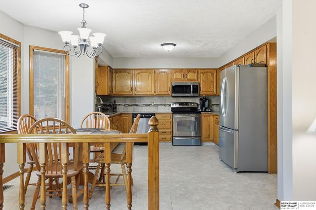 455 S 159th Avenue, Omaha, NE 68118