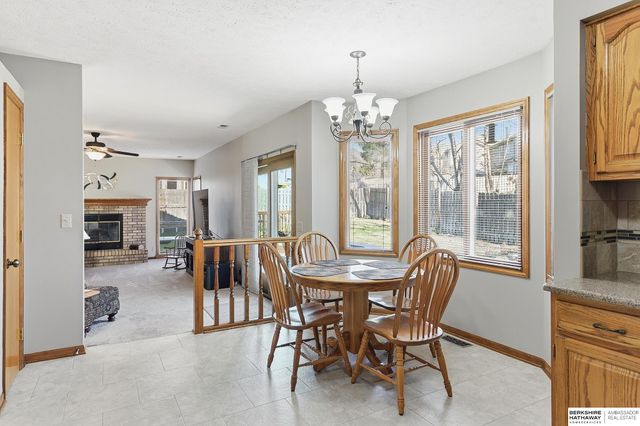 455 S 159th Avenue, Omaha, NE 68118