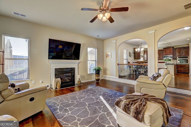 609 Caledon Way, Hampton, GA 30228