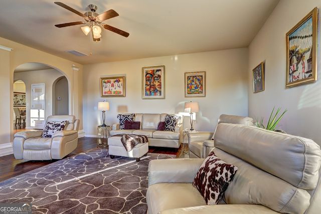 609 Caledon Way, Hampton, GA 30228