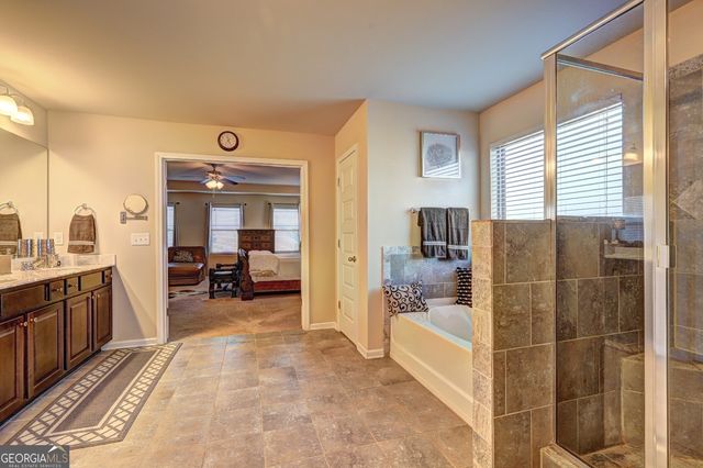 609 Caledon Way, Hampton, GA 30228