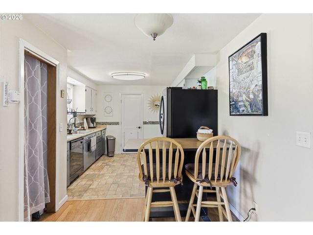 34161 EL MANOR Ave, Eugene, OR 97405