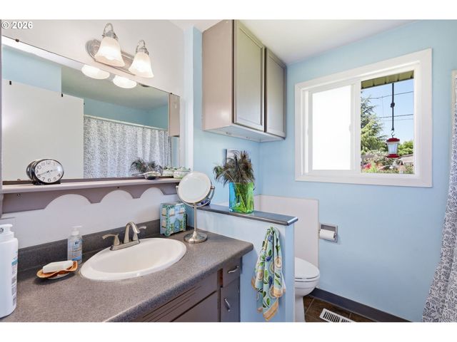34161 EL MANOR Ave, Eugene, OR 97405