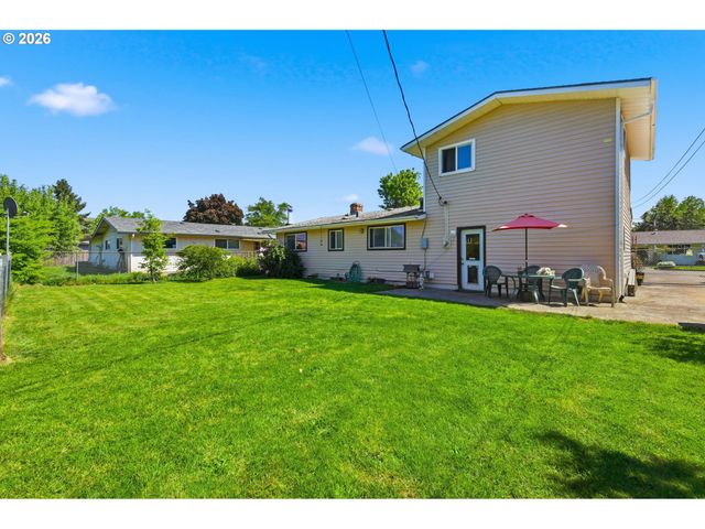 34161 EL MANOR Ave, Eugene, OR 97405